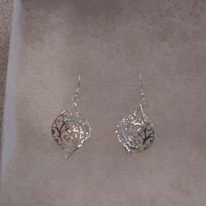 SALE NWT Sterling Silver Vine Earrings